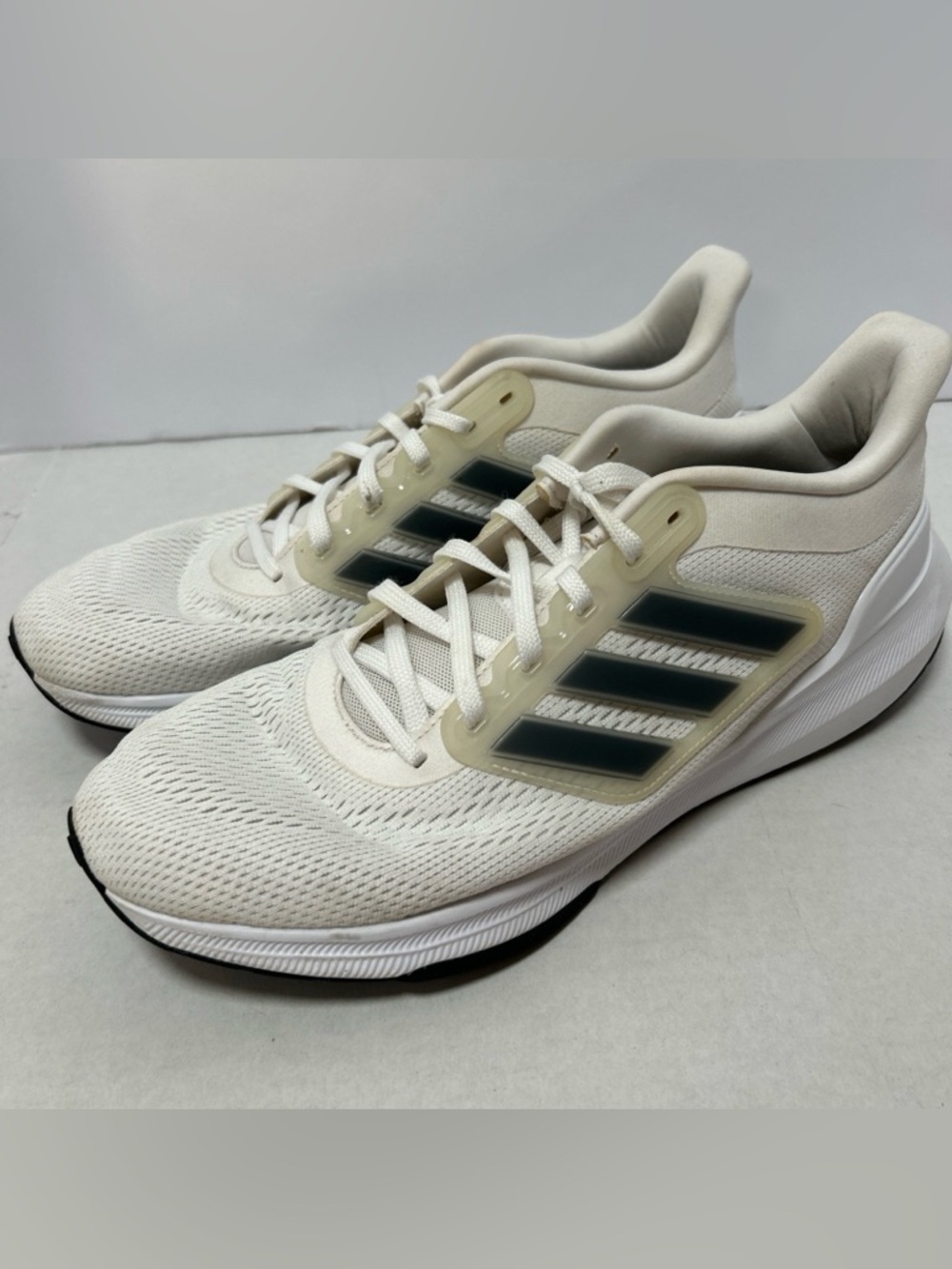 Adidas  Men’s Cream/White Training Shoes with Dark Green Sneakers Size 12.5